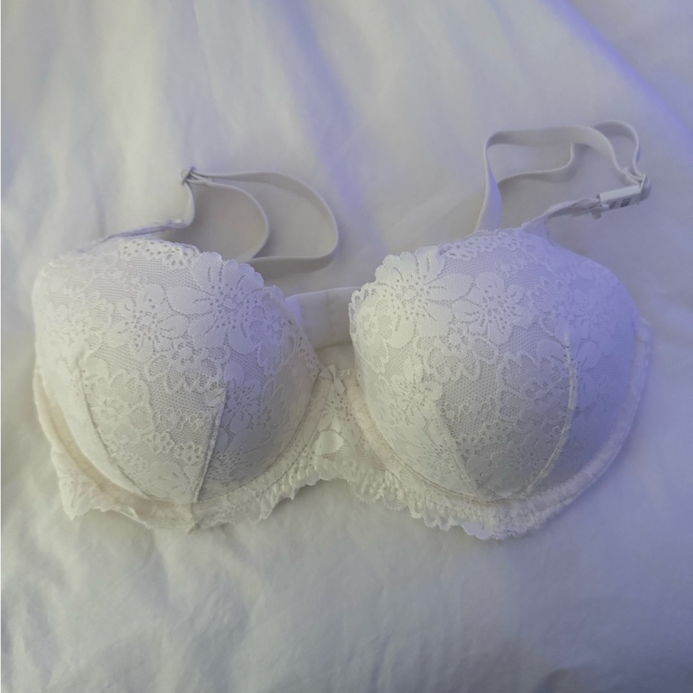 VS Pink White Lace Bra